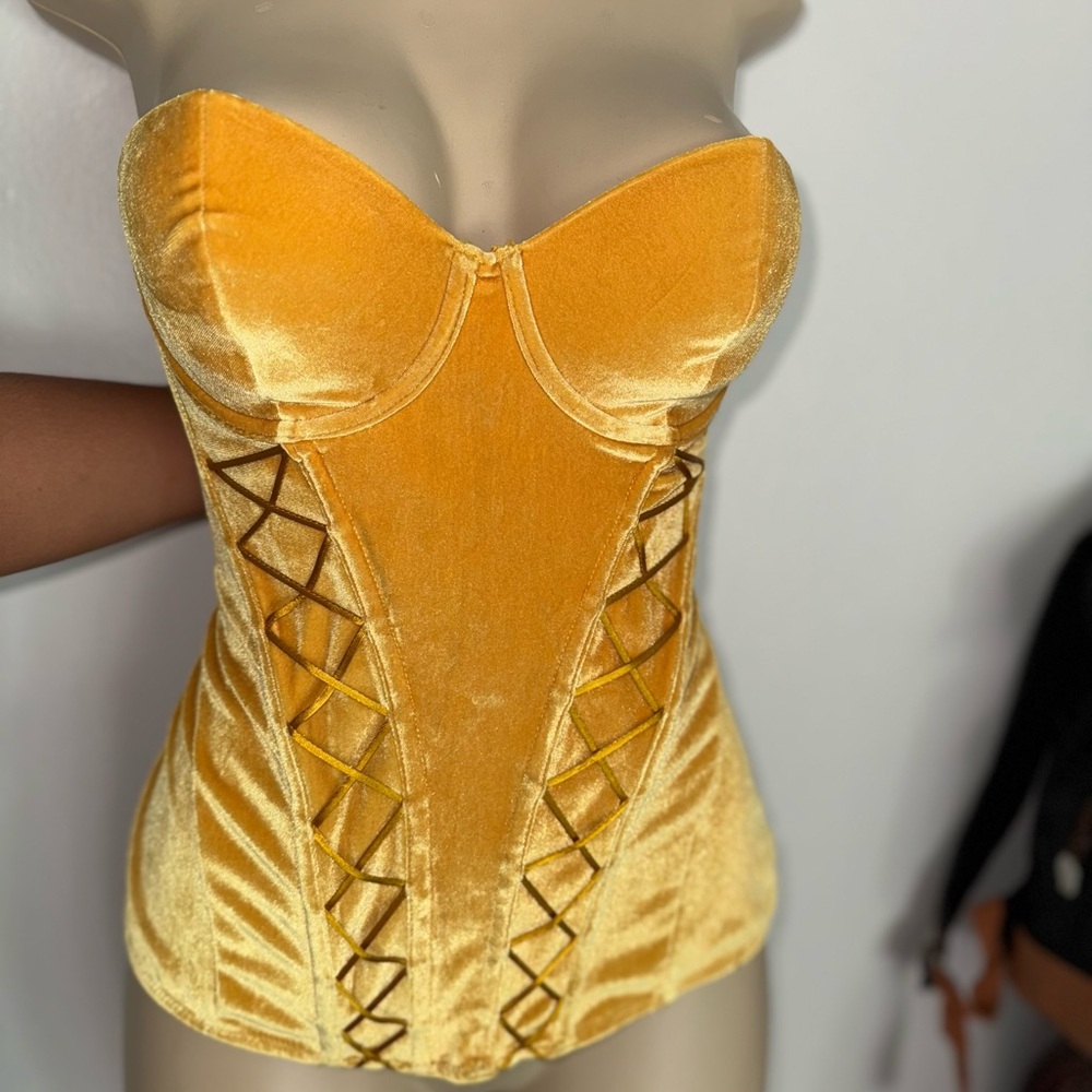 SAVAGE X FENTY VELVET CORSET 🌟